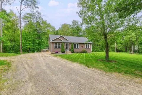 9 Walker Rd, North Brookfield, MA 01535