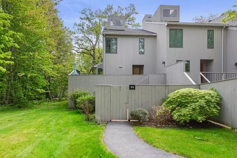 94 Mill Pond #94, North Andover, MA 01845