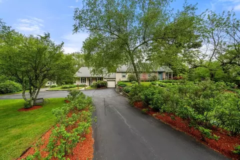 64 E Main St, Middleboro, MA 02346 photo 3