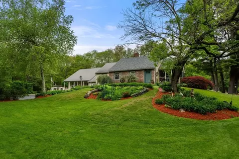 64 E Main St, Middleboro, MA 02346