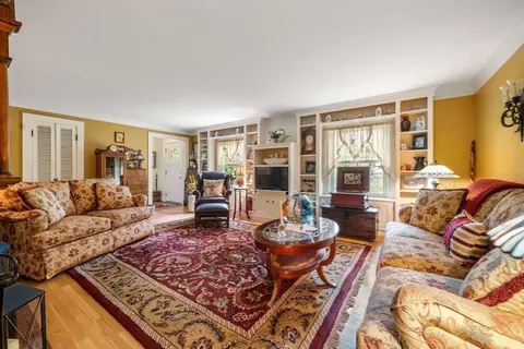 64 E Main St, Middleboro, MA 02346 photo 16