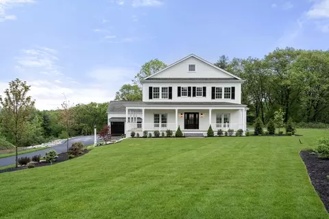 131 Nobscot Dr, Framingham, MA 01701