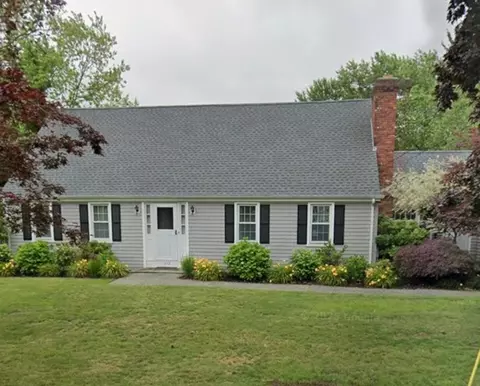1372 Gardners Neck Rd, Swansea, MA 02777