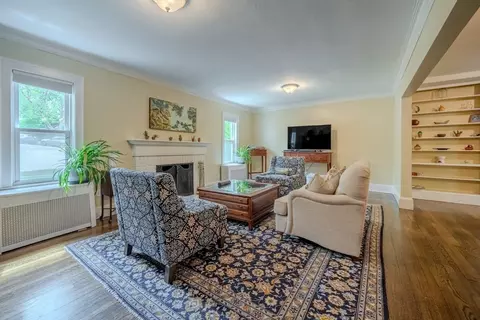 7 Argyle St, Worcester, MA 01609 photo 3