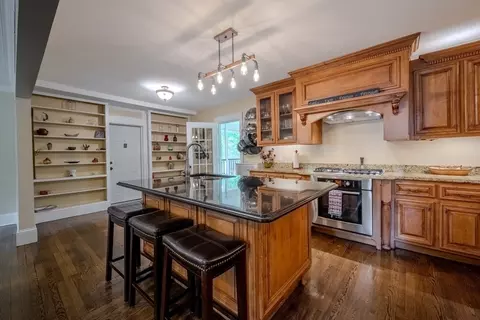 7 Argyle St, Worcester, MA 01609 photo 11