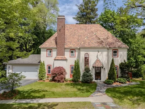 7 Argyle St, Worcester, MA 01609