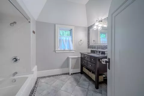 7 Argyle St, Worcester, MA 01609 photo 29