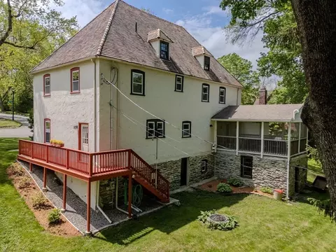 7 Argyle St, Worcester, MA 01609 photo 7