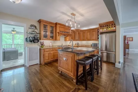 7 Argyle St, Worcester, MA 01609 photo 9