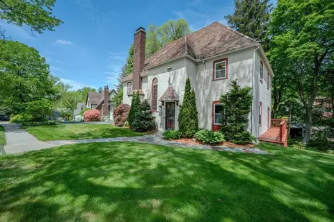 7 Argyle St, Worcester, MA 01609 photo 5
