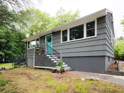 14 Riverside Dr, North Reading, MA 01864
