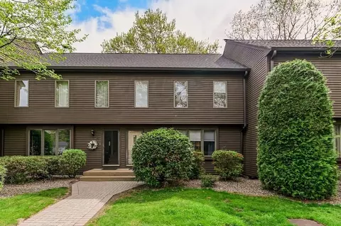 16 Village Way #D, Norton, MA 02766