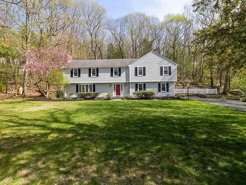14 Pond St, Dover, MA 02030 photo 2