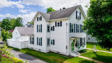 31 Arlington St, Leominster, MA 01453