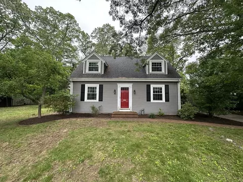 73 Allen Ave, Attleboro, MA 02703