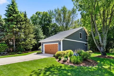 2 Confalone Cir, Wakefield, MA 01880 photo 4