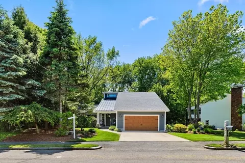 2 Confalone Cir, Wakefield, MA 01880