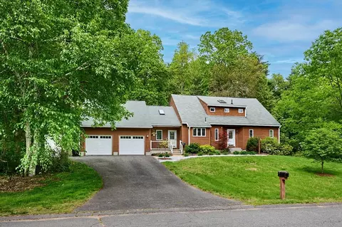 6 Pease Ln, Belchertown, MA 01007