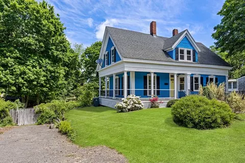 186 Chapel St, Abington, MA 02351