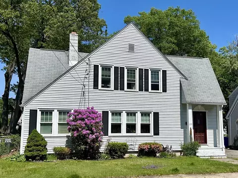 153 Carver St, Springfield, MA 01108