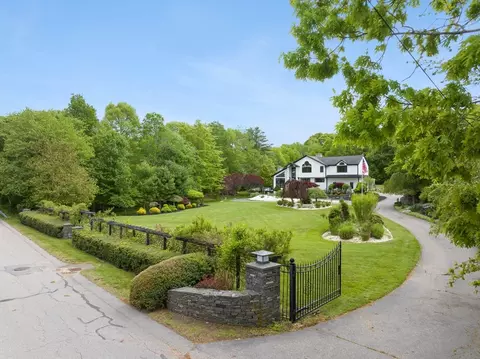 75 Narrows Rd, Freetown, MA 02702