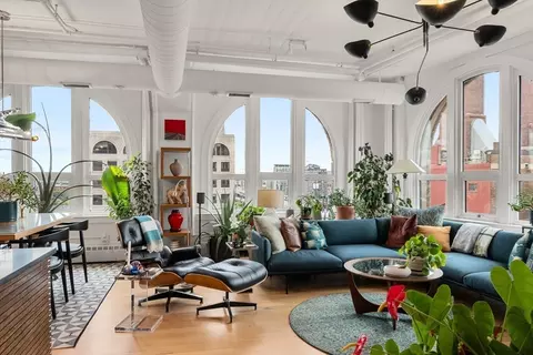 210 South St #PH 11-2, Boston, MA 02111