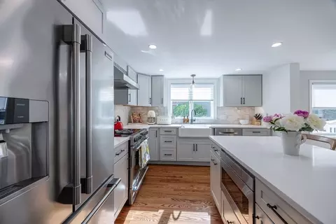 25 Lewis St, Reading, MA 01867 photo 13