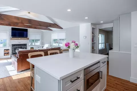 25 Lewis St, Reading, MA 01867 photo 8
