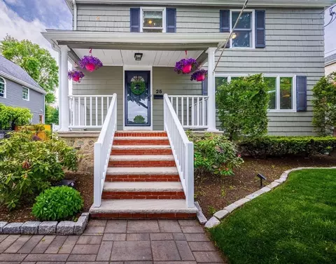 25 Lewis St, Reading, MA 01867 photo 4