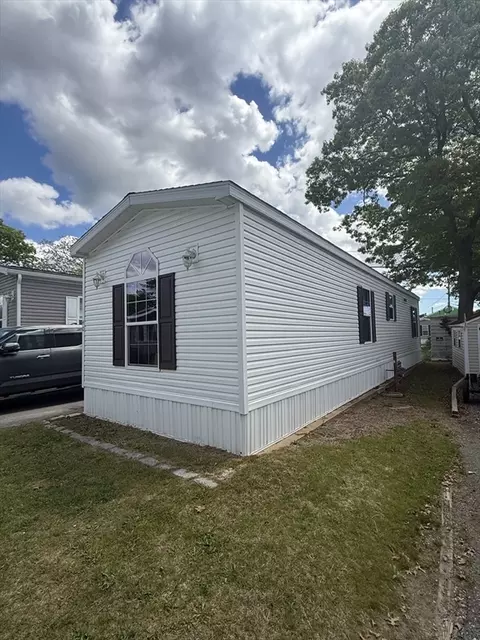 3132 Cranberry Hwy #40, Wareham, MA 02538