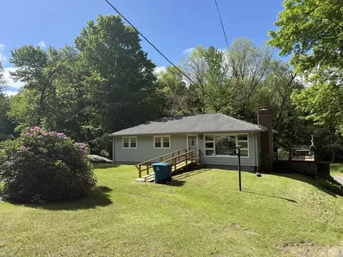 4 King Ln, Monson, MA 01057