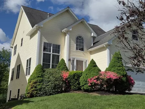 5 Zain Cir #5, Milford, MA 01757