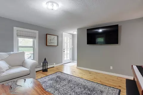 Living - 209 Mason Rd, Townsend, MA 01474 photo 4 of 4