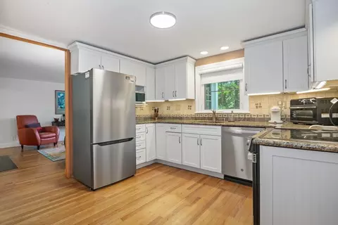 304 Hunting Rd, Needham, MA 02494 photo 6