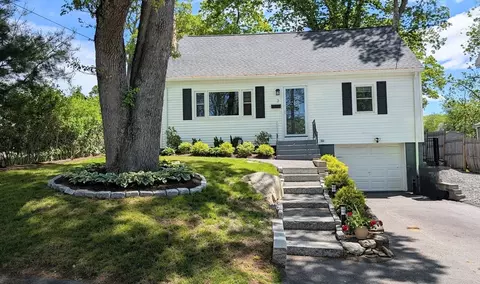 3 Bennett St, Hudson, MA 01749