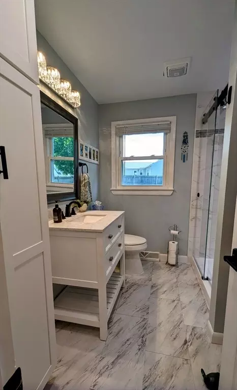 Bath - 3 Bennett St, Hudson, MA 01749 photo 1 of 6