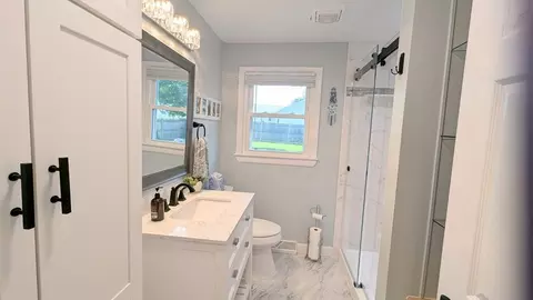 Bath - 3 Bennett St, Hudson, MA 01749 photo 3 of 6