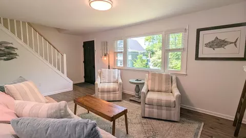 Living - 3 Bennett St, Hudson, MA 01749 photo 2 of 3
