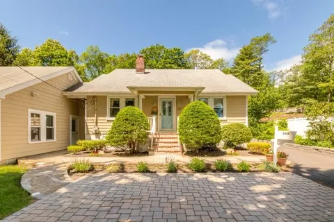 393 Highland St, Dedham, MA 02026 photo 2