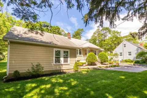 393 Highland St, Dedham, MA 02026 photo 25