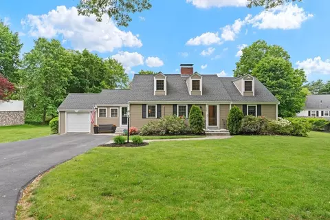 135 Elm St, Westwood, MA 02090