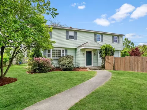 4 Surrey Dr #4, North Andover, MA 01845
