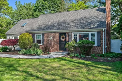 10 Stoughton Rd, Dedham, MA 02026