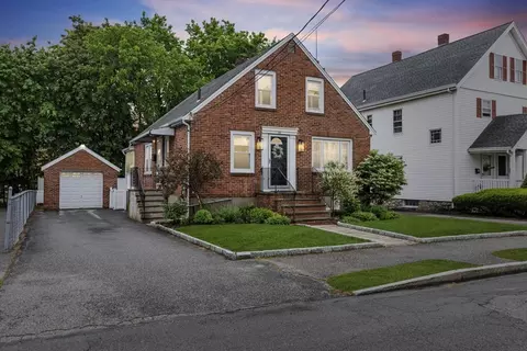 24 Armory St, Wakefield, MA 01880