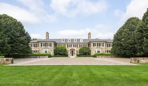 180 Ash St, Weston, MA 02493