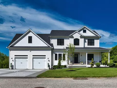 50 Bentley Ln, Westport, MA 02790