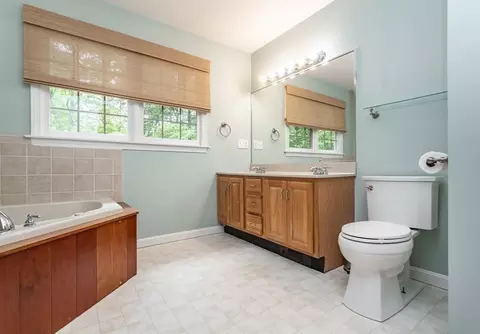 Bath - 16 Austin Ln, Acushnet, MA 02743 photo 1 of 4