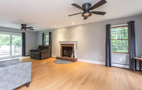 Living - 16 Austin Ln, Acushnet, MA 02743 photo 2 of 3