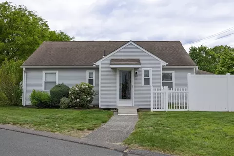 61 Outer Dr #61, Chicopee, MA 01022