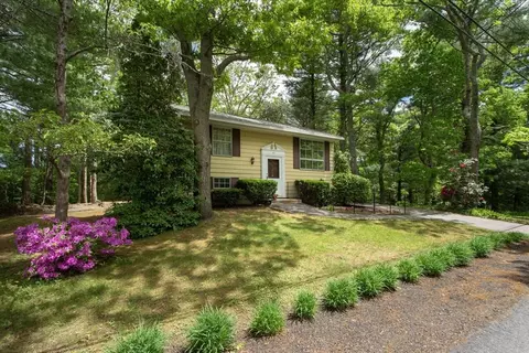 96 Esta Rd, Plymouth, MA 02360